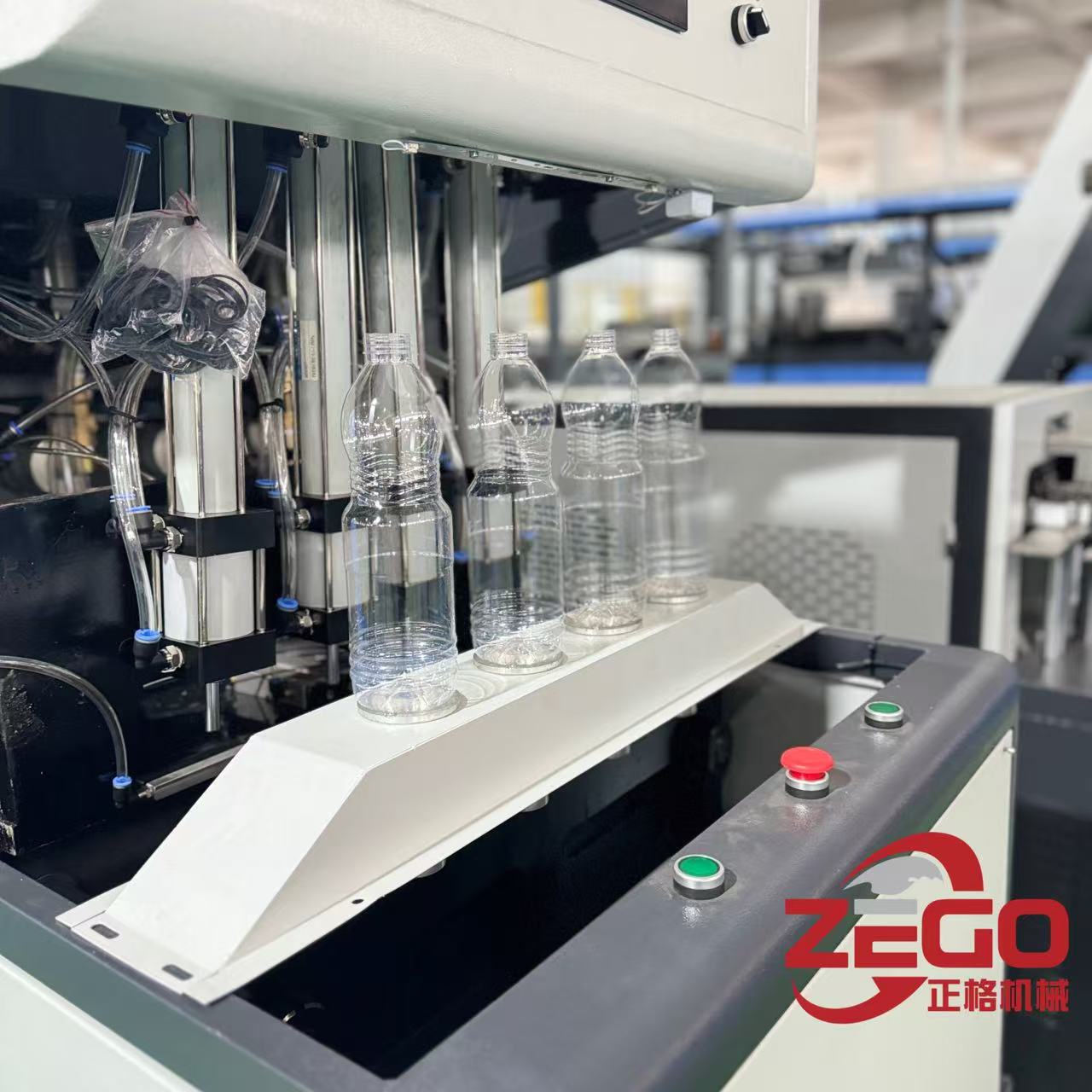 High quality 2300BPH 4 cavity semi automatic bottle blowing machine for 2L bottle 