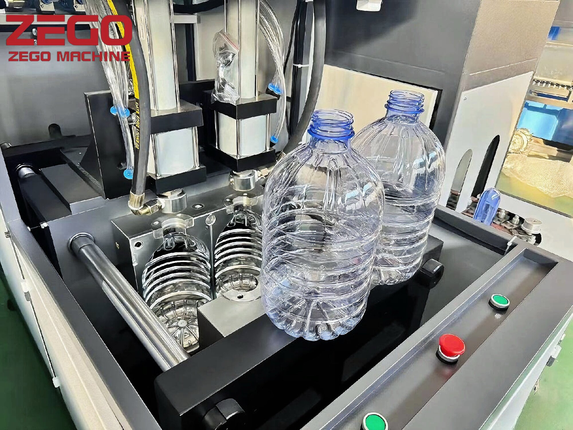 Easy operate 800-1000BPH 2cavity semi automatic bottle blowing machine for 5L bottle 